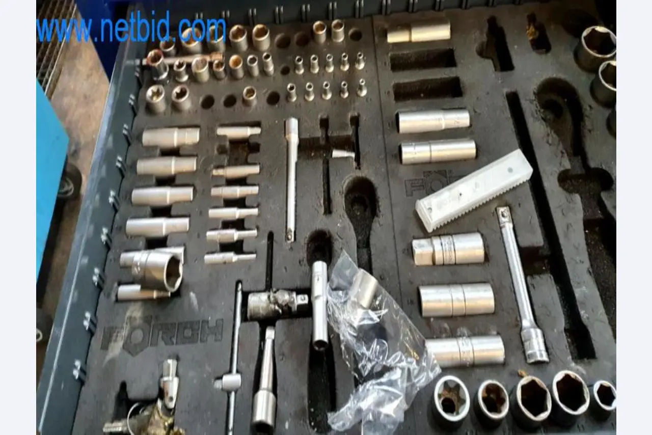 Sprzęt i wyposażenie warsztatu dealera opon-3