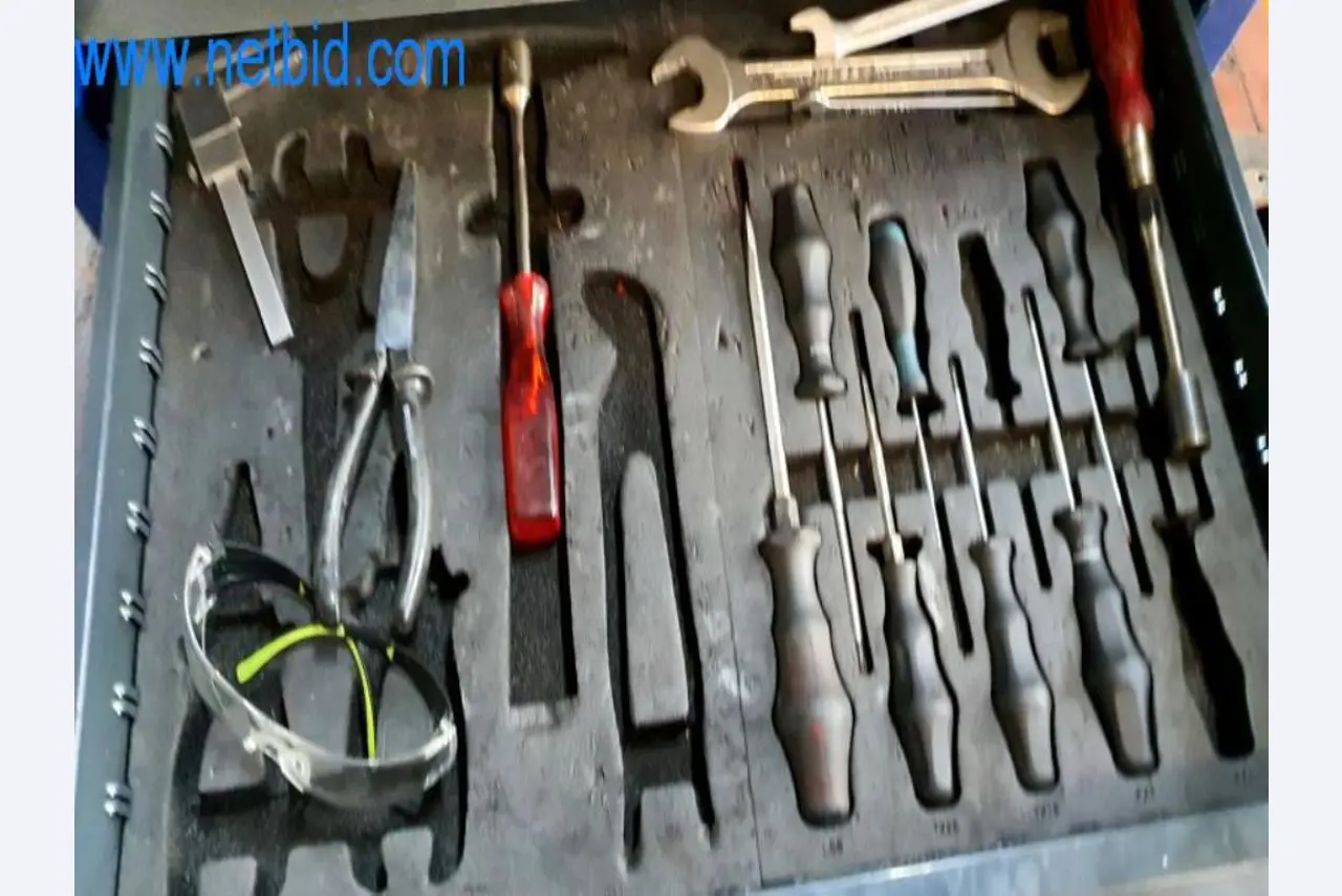 Sprzęt i wyposażenie warsztatu dealera opon-4