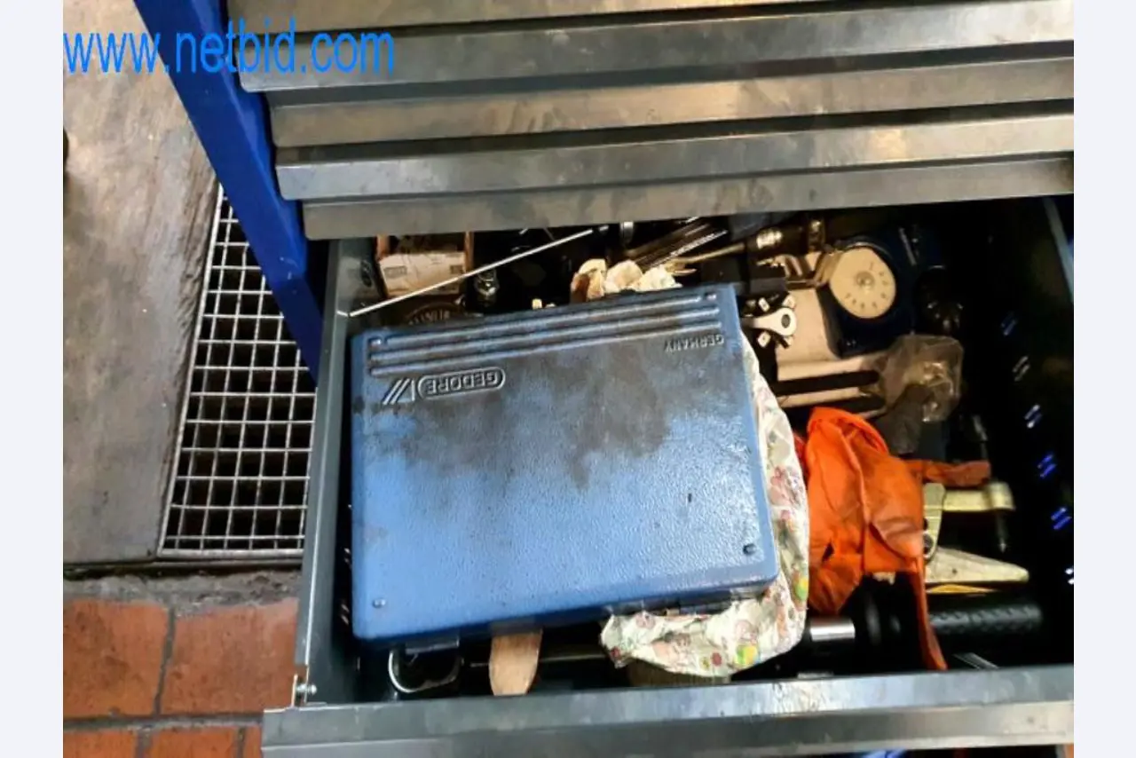 Sprzęt i wyposażenie warsztatu dealera opon-6