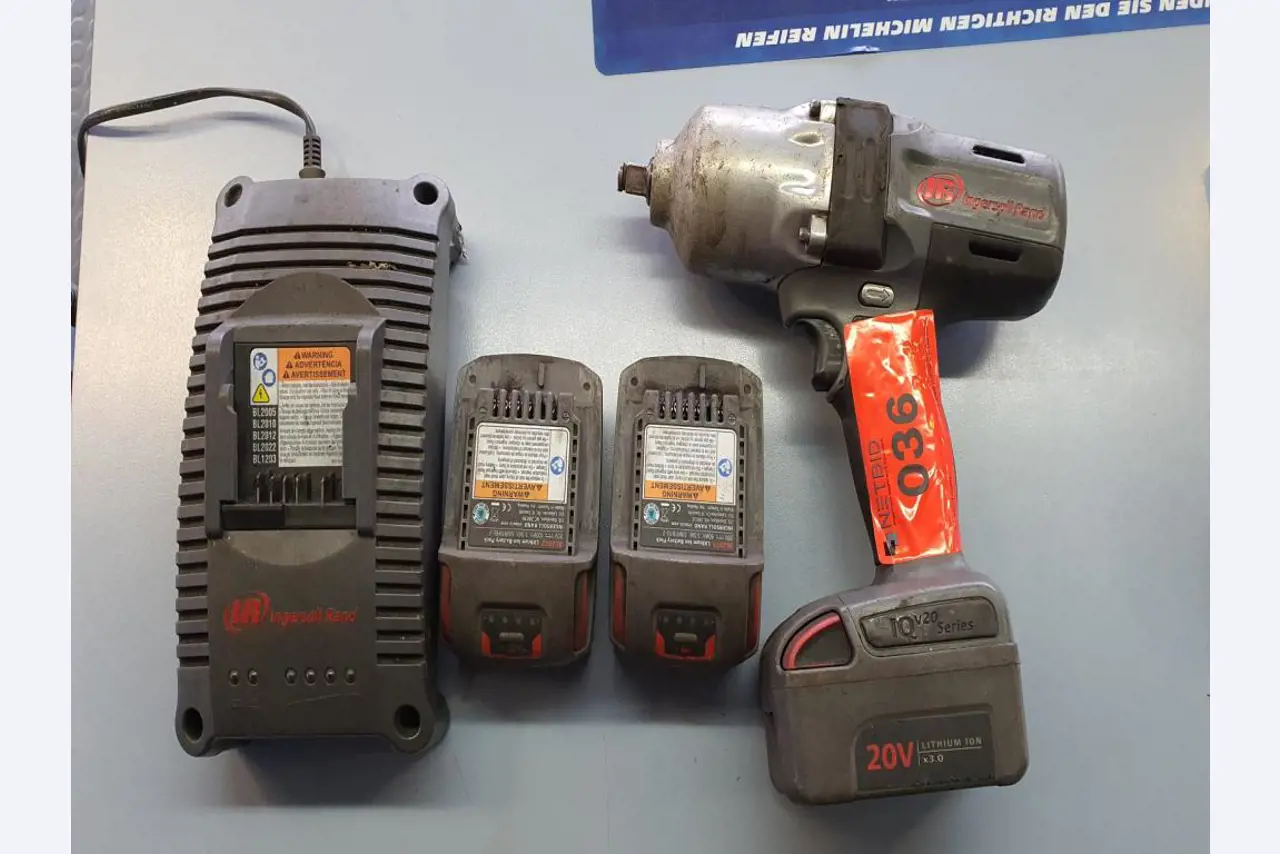 Equipamiento e instalaciones de taller de un distribuidor de neumáticos-1