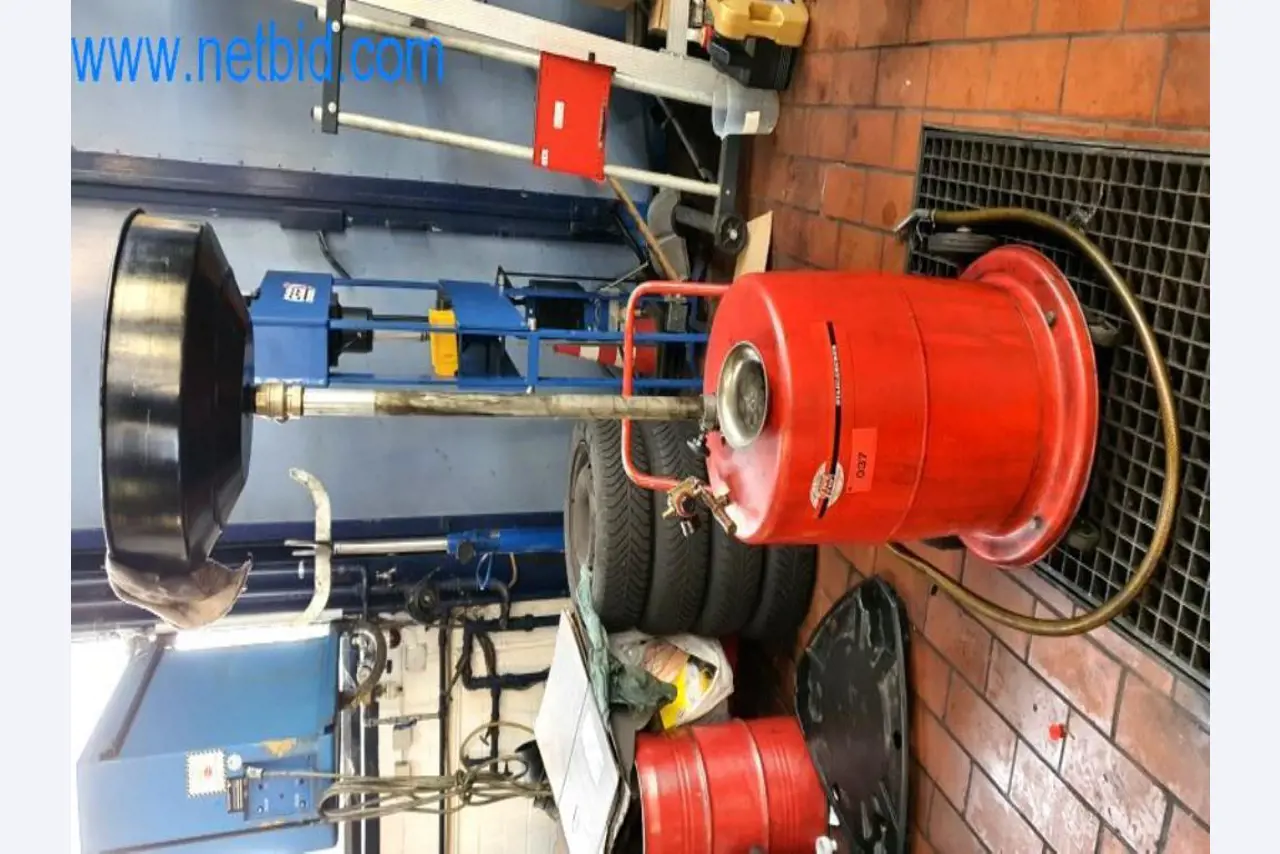 Uitrusting en werkplaatsfaciliteiten van een bandenhandelaar-1