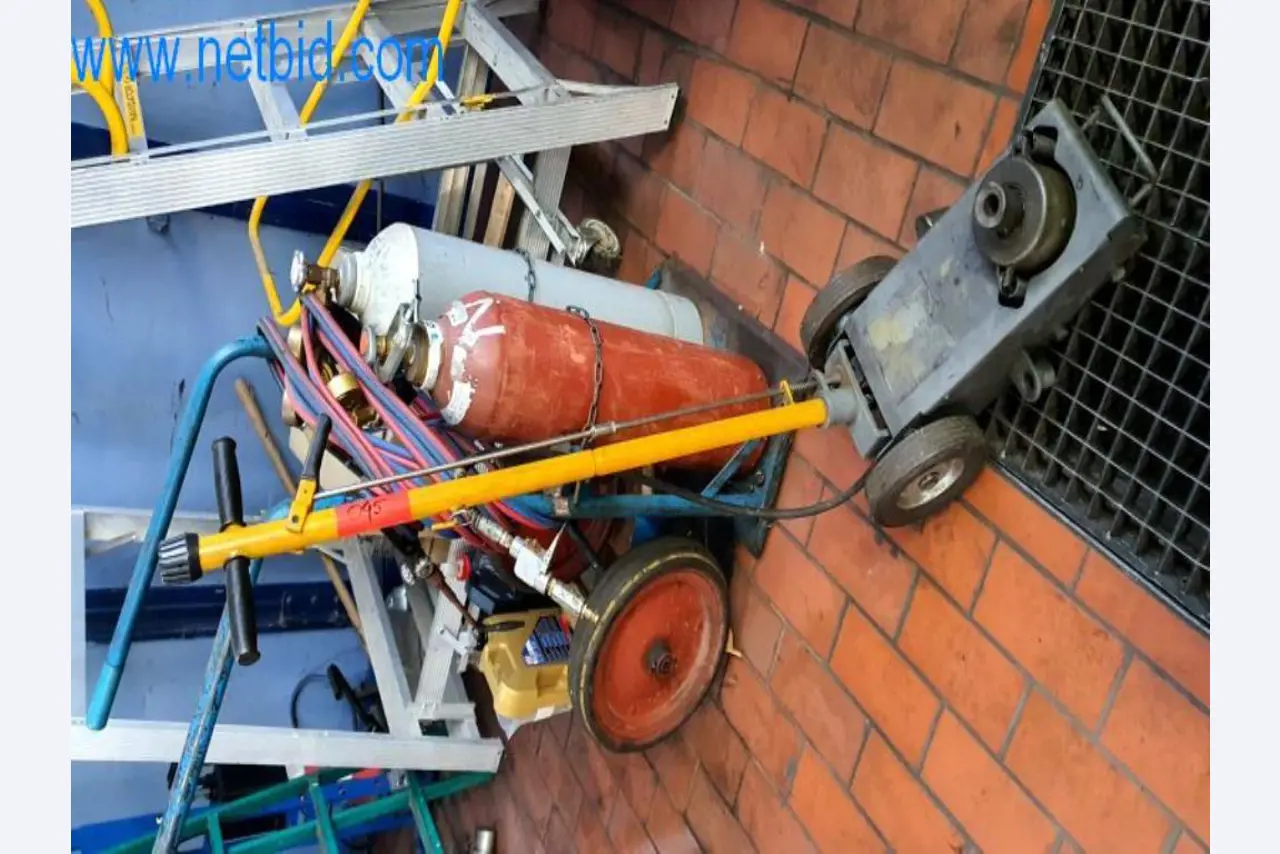 Oprema in delavnica prodajalca pnevmatik-1