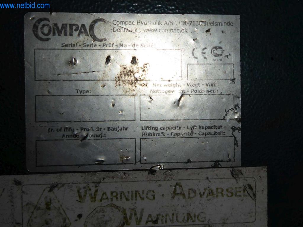 Equipamiento e instalaciones de taller de un distribuidor de neumáticos-2