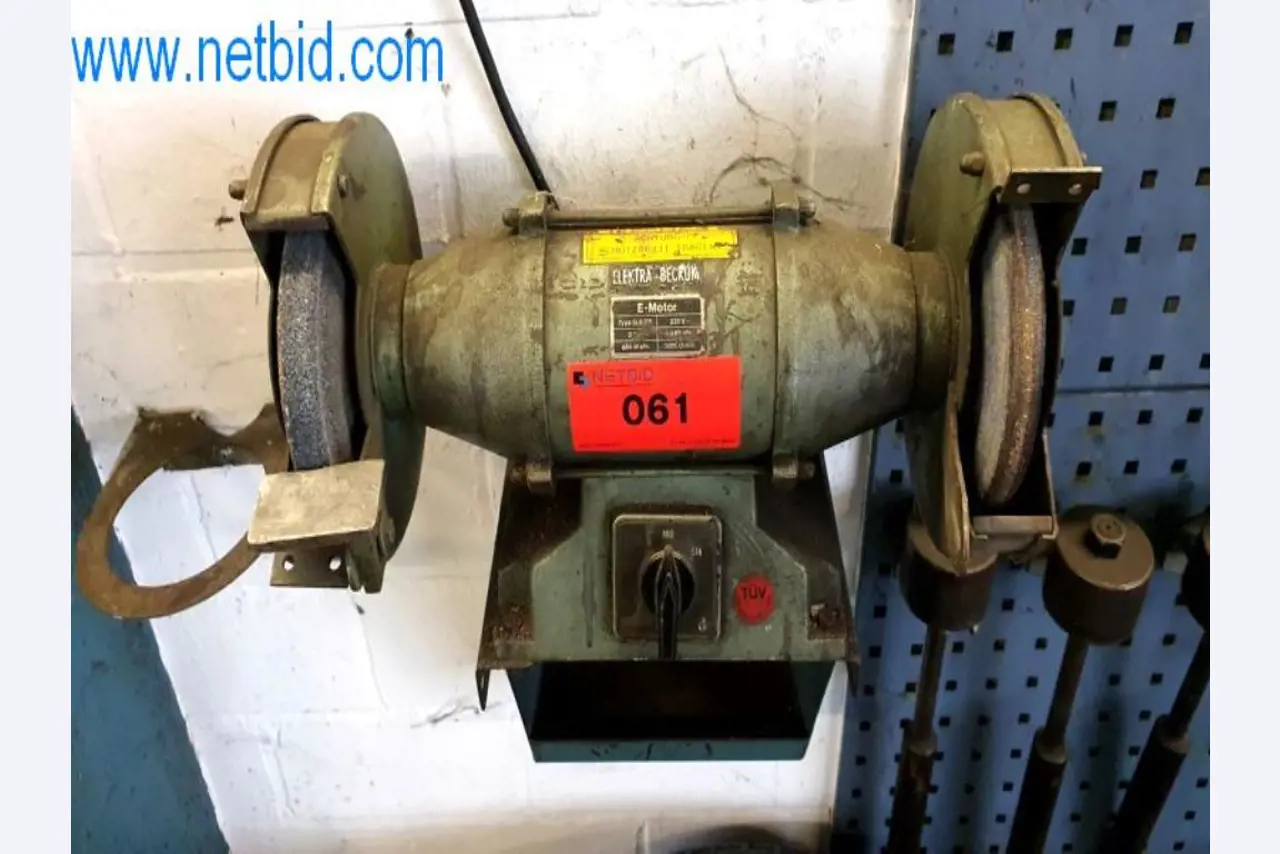 Uitrusting en werkplaatsfaciliteiten van een bandenhandelaar-1