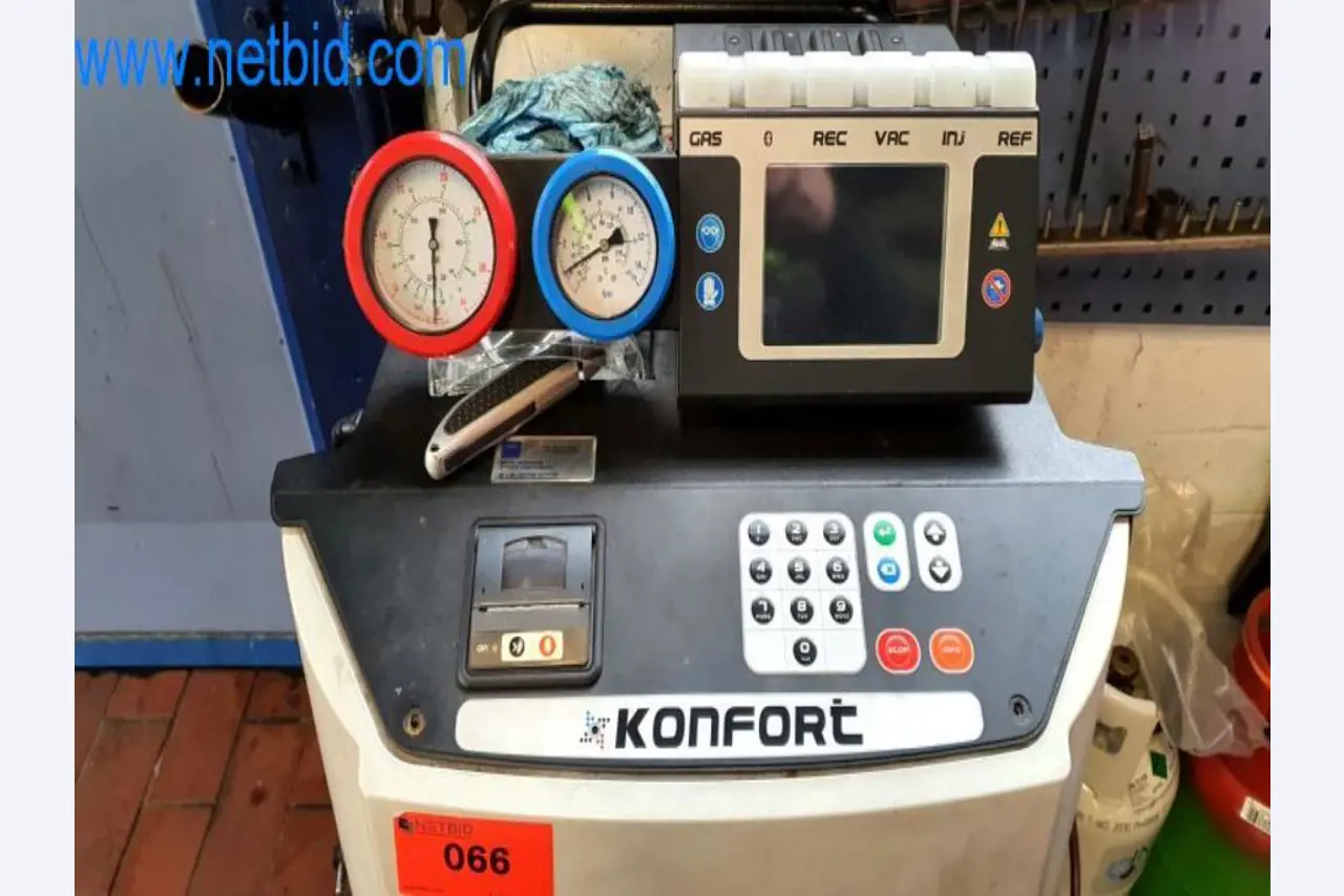 Appareils et équipement d'atelier d'un commerce de pneus-3
