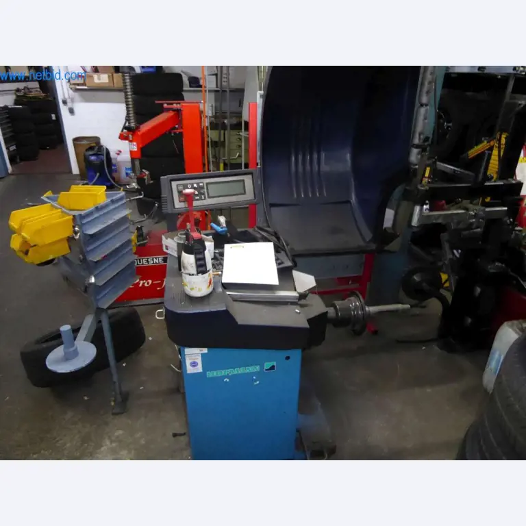 Geräte und Werkstatteinrichtung eines Reifenhandels-3