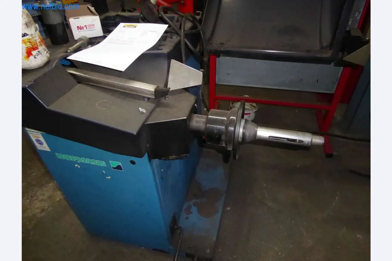 Geräte und Werkstatteinrichtung eines Reifenhandels-5