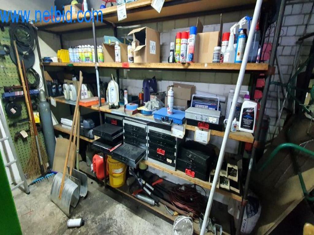 Equipamiento e instalaciones de taller de un distribuidor de neumáticos-1