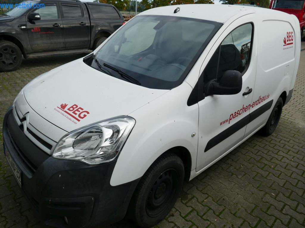 Baumaschinen und -fahrzeuge-1