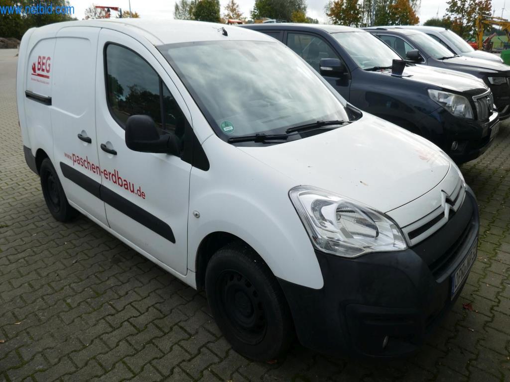 Baumaschinen und -fahrzeuge-3