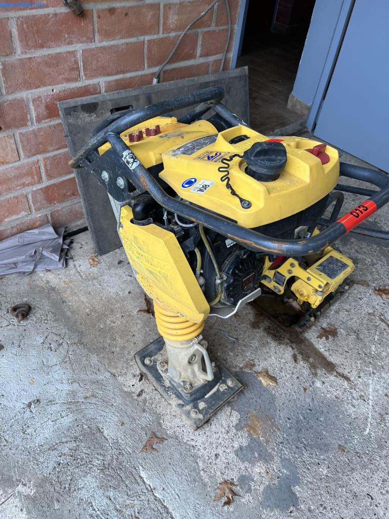 Maquinaria y equipos de construcción de una empresa de ingeniería civil-1