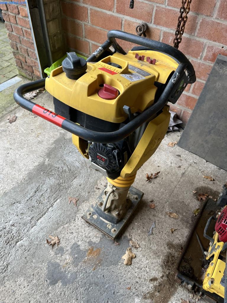 Maquinaria y equipos de construcción de una empresa de ingeniería civil-2