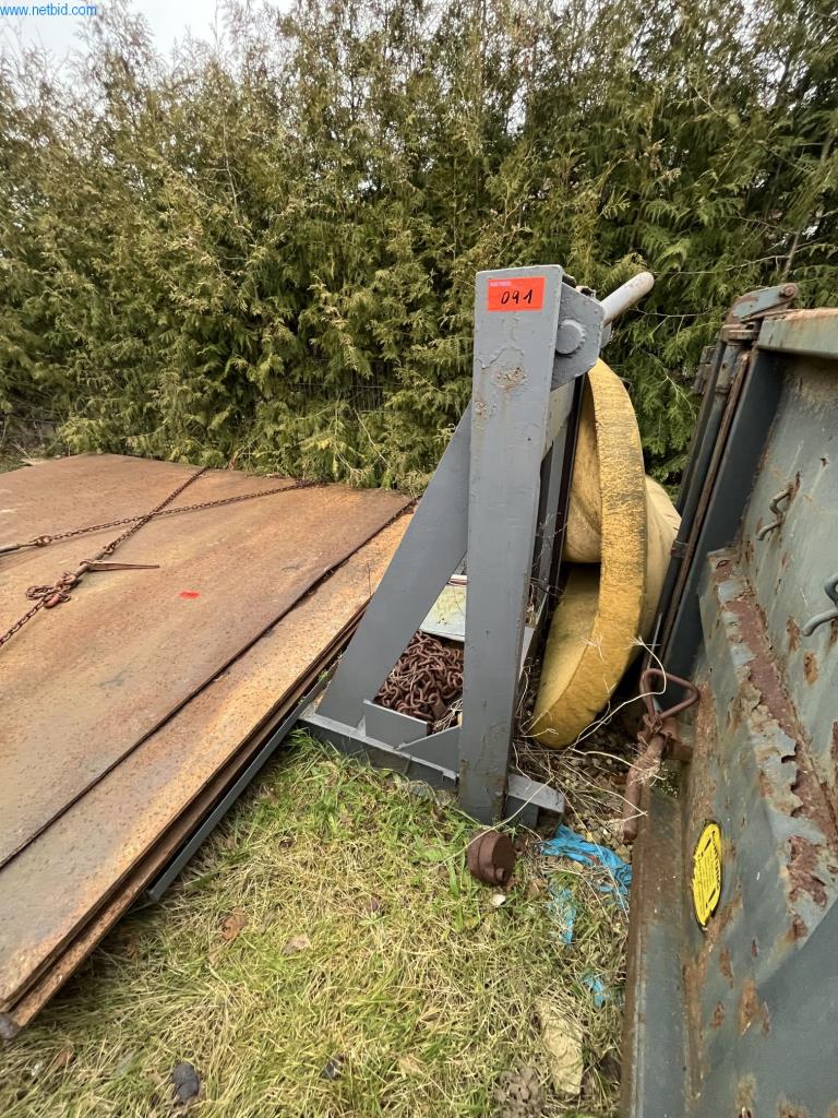 Baumaschinen und Baugeräte eines Tiefbauunternehmens-3