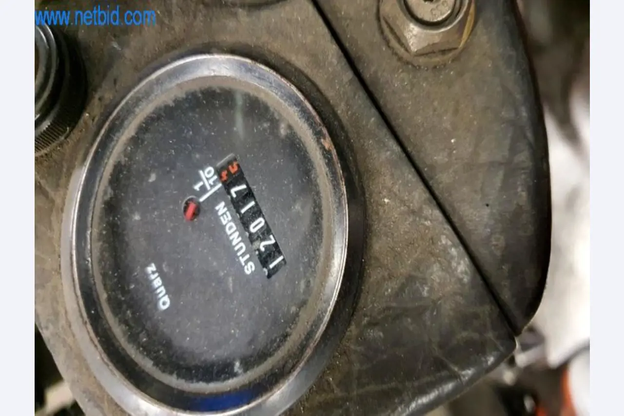 Wyposażenie operacyjne i biurowe firmy zajmującej się konstrukcjami metalowymi-4