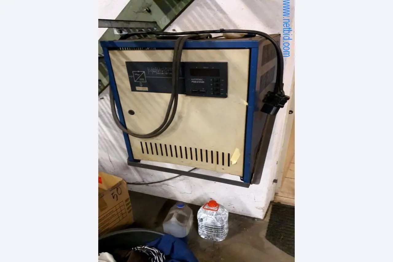 Wyposażenie operacyjne i biurowe firmy zajmującej się konstrukcjami metalowymi-8