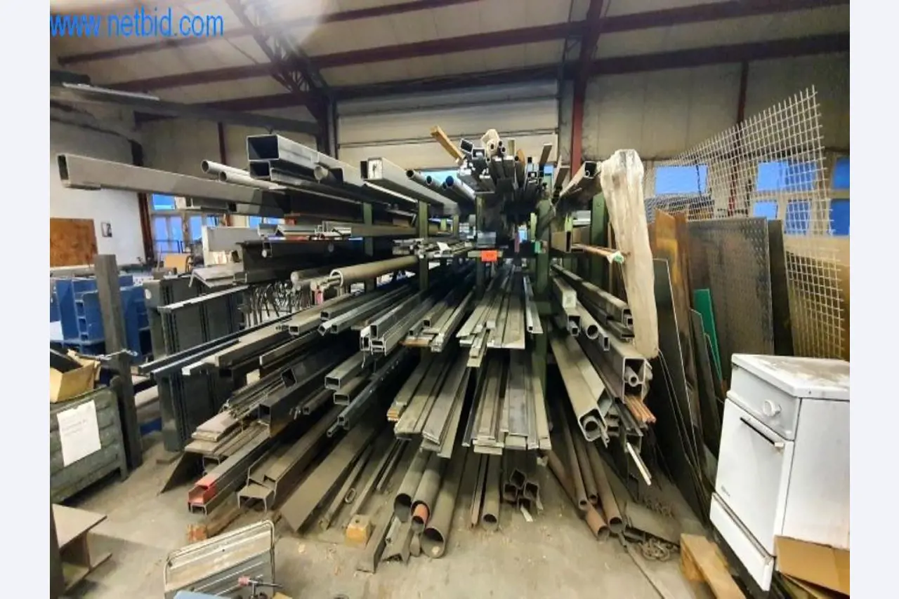 Matériel d'exploitation et de bureau d'une entreprise de construction métallique-1