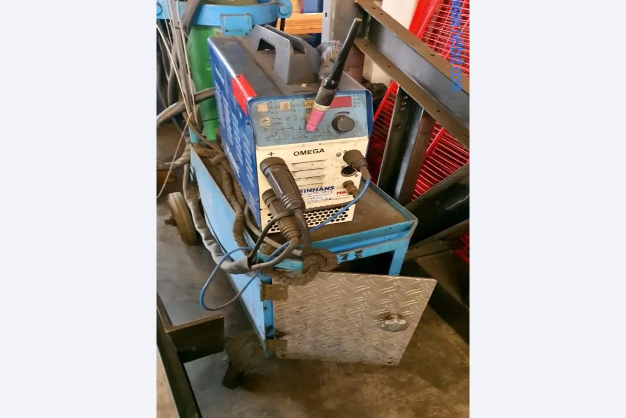 Poslovna in pisarniška oprema podjetja za gradnjo kovin-1