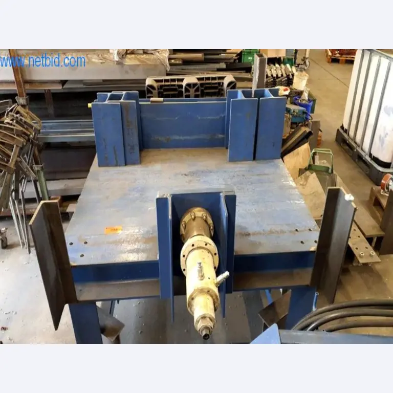 Equipamiento operativo y de oficina de una empresa de construcciones metálicas-2
