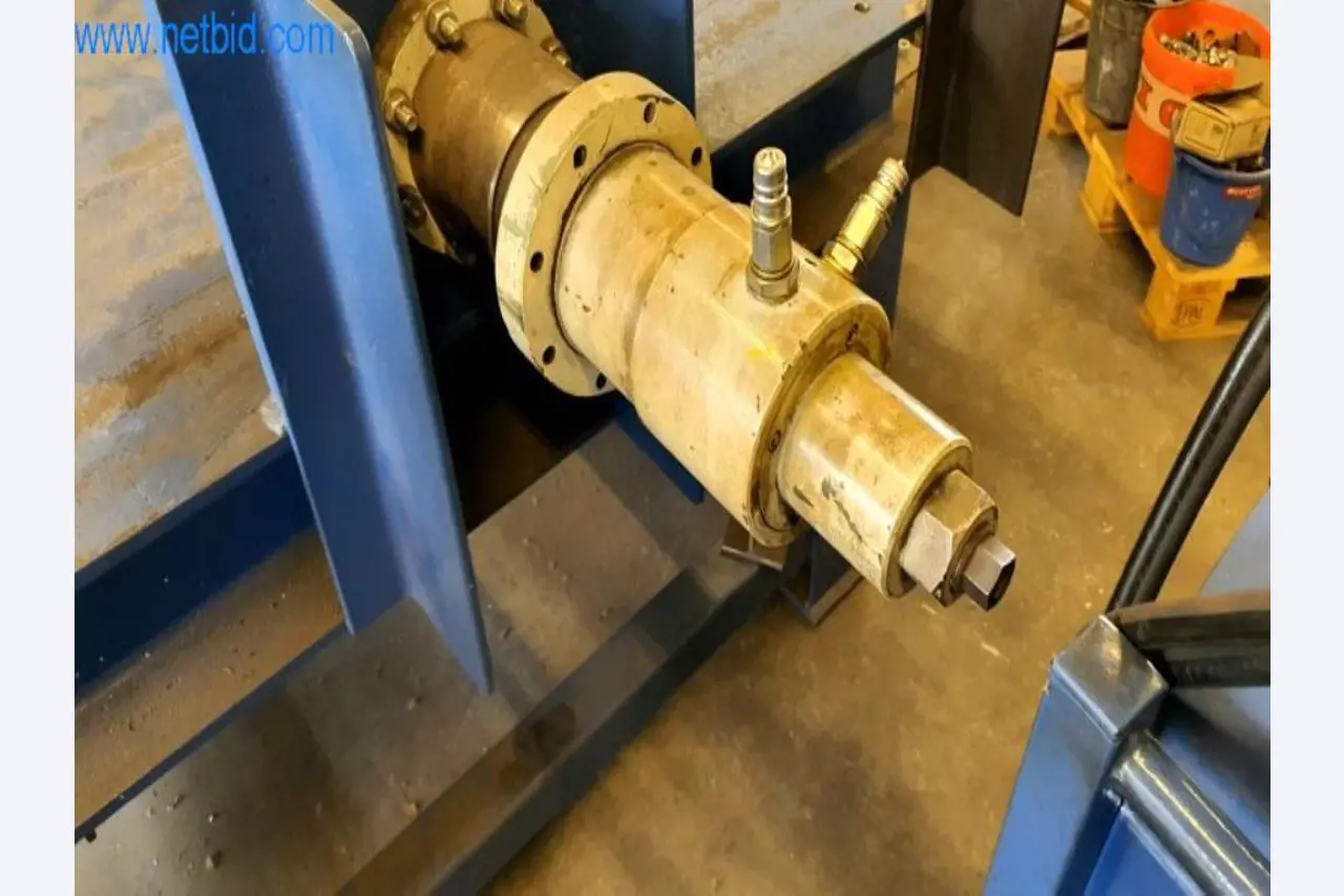 Equipamiento operativo y de oficina de una empresa de construcciones metálicas-3