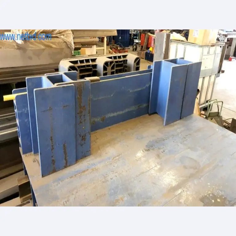 Equipamiento operativo y de oficina de una empresa de construcciones metálicas-4
