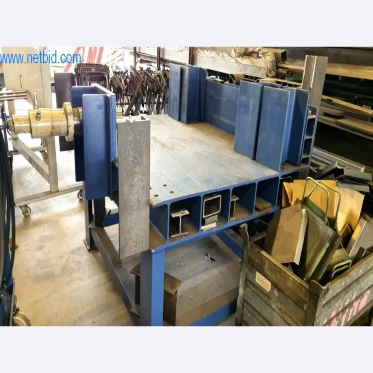 Equipamiento operativo y de oficina de una empresa de construcciones metálicas-5