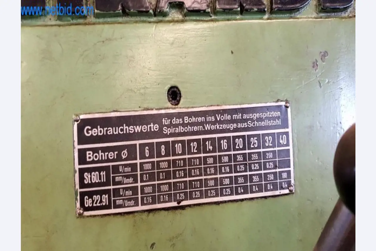 Bedrijfs- en kantooruitrusting van een metaalconstructiebedrijf-8