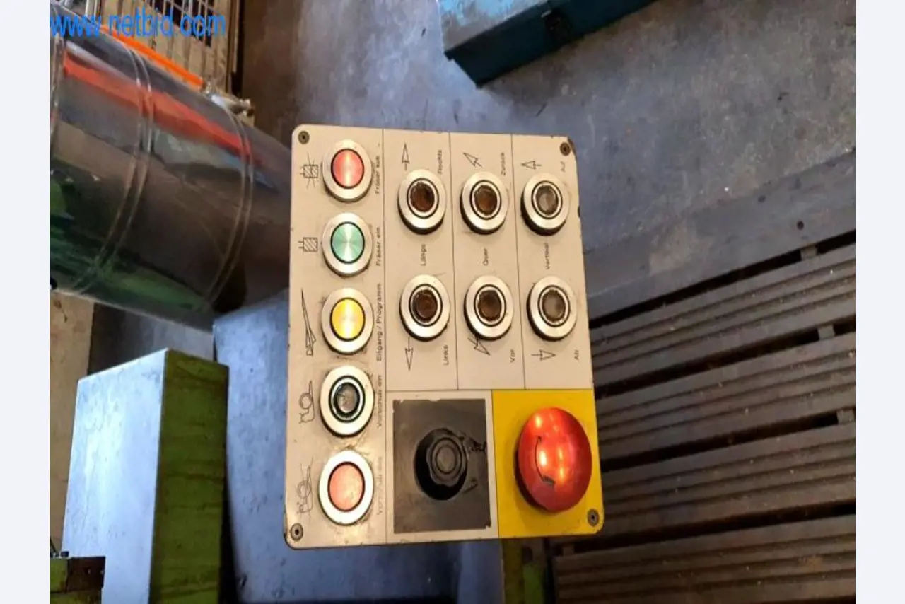 Equipamiento operativo y de oficina de una empresa de construcciones metálicas-3