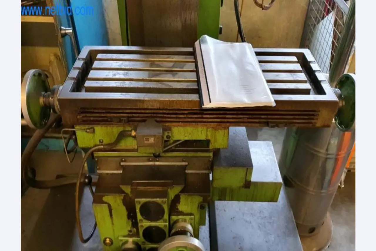 Equipamiento operativo y de oficina de una empresa de construcciones metálicas-8
