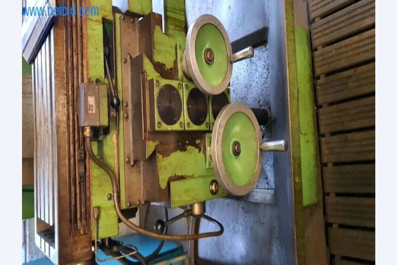 Equipamiento operativo y de oficina de una empresa de construcciones metálicas-9