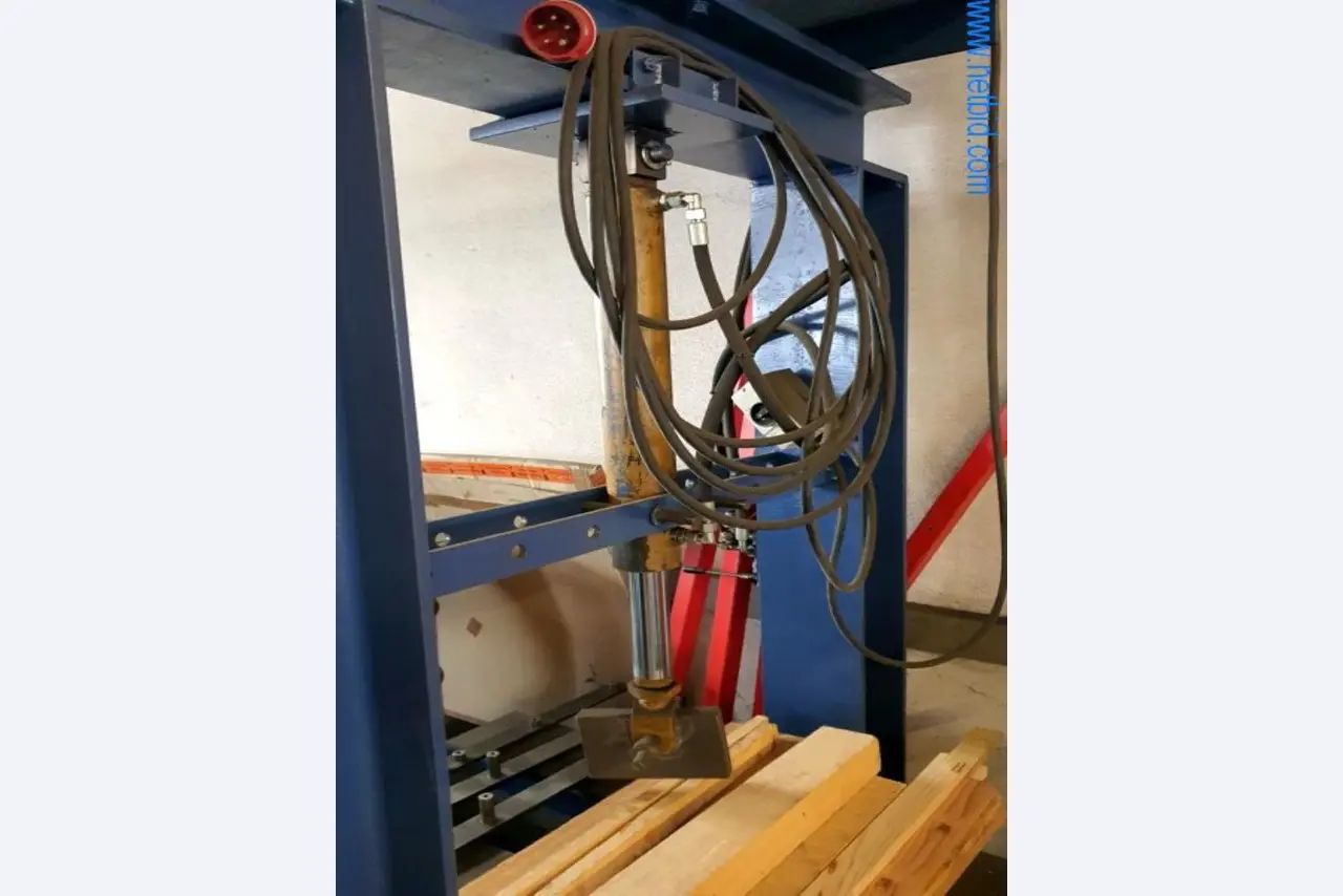 Betriebs- und Geschäftsausstattung eines Metallbaubetriebes-2