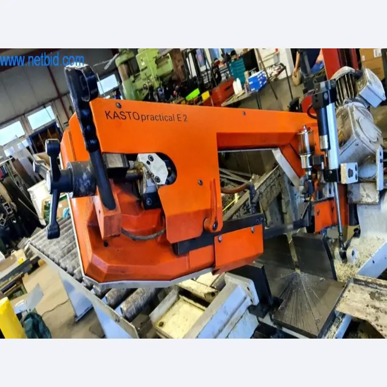 Wyposażenie operacyjne i biurowe firmy zajmującej się konstrukcjami metalowymi-7