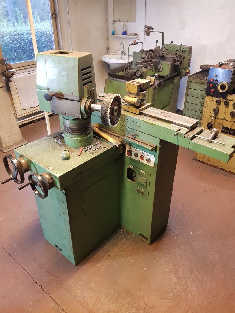 Equipement d'atelier bien entretenu, div. machines à affûter et à meuler-3