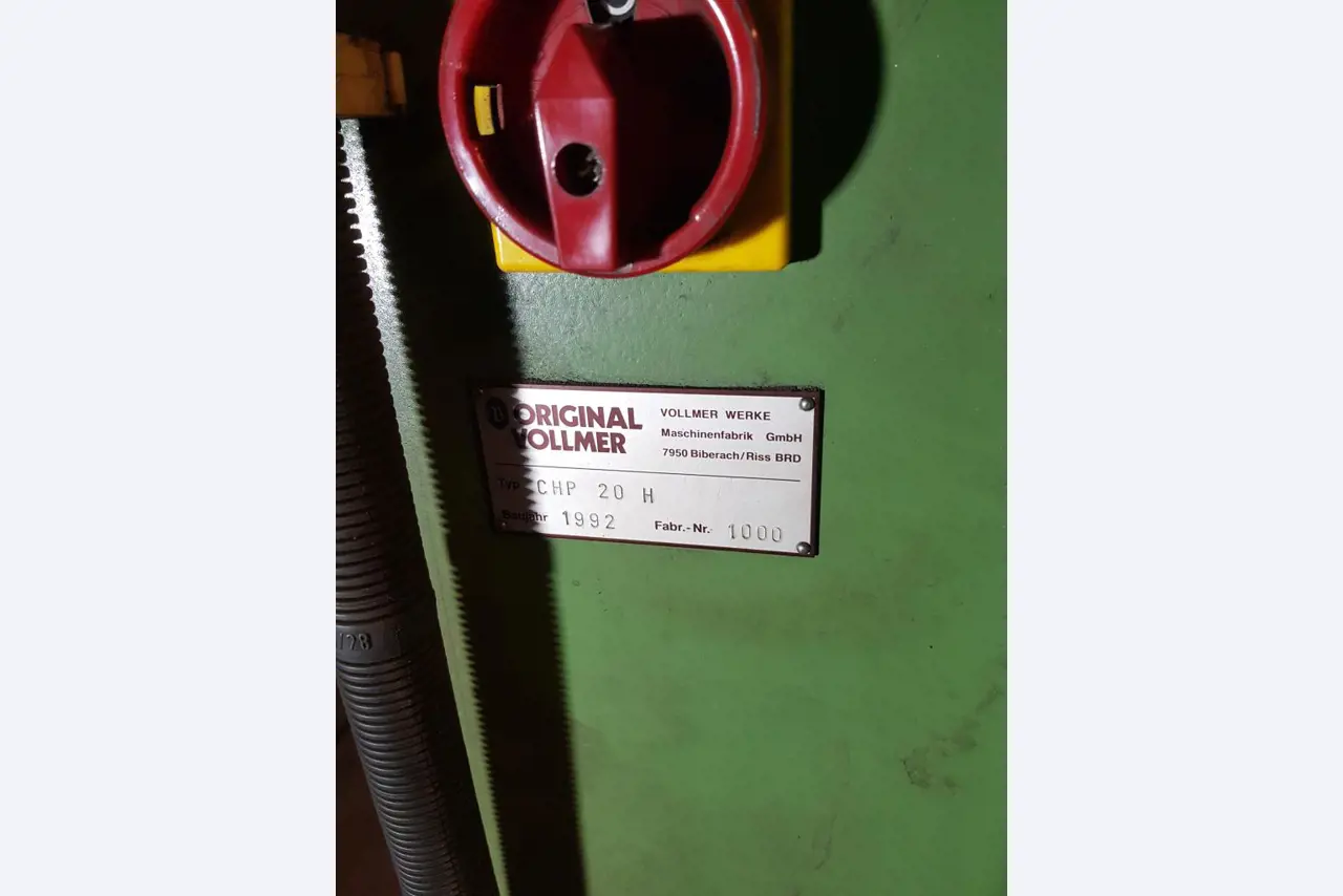 Well-maintained workshop equipment and sharpening and grinding machines-2