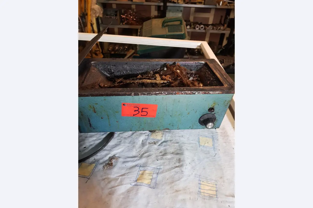 Gepflegte Werkstatteinrichtung, div. Schärf- und Schleifmaschinen-1