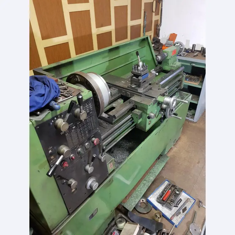 Goed onderhouden werkplaatsapparatuur, diverse slijp- en slijpmachines-2