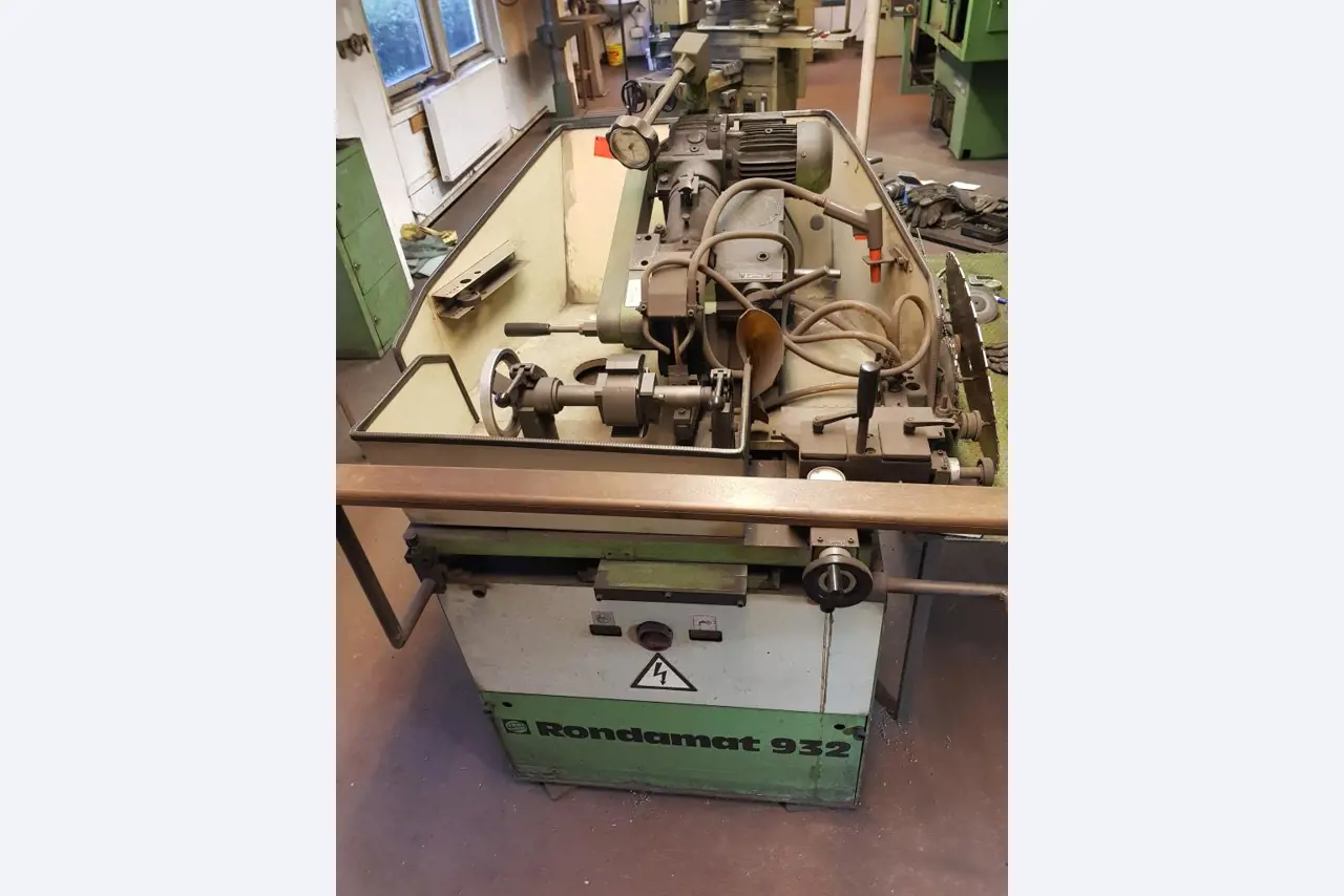 Equipement d'atelier bien entretenu, div. machines à affûter et à meuler-3