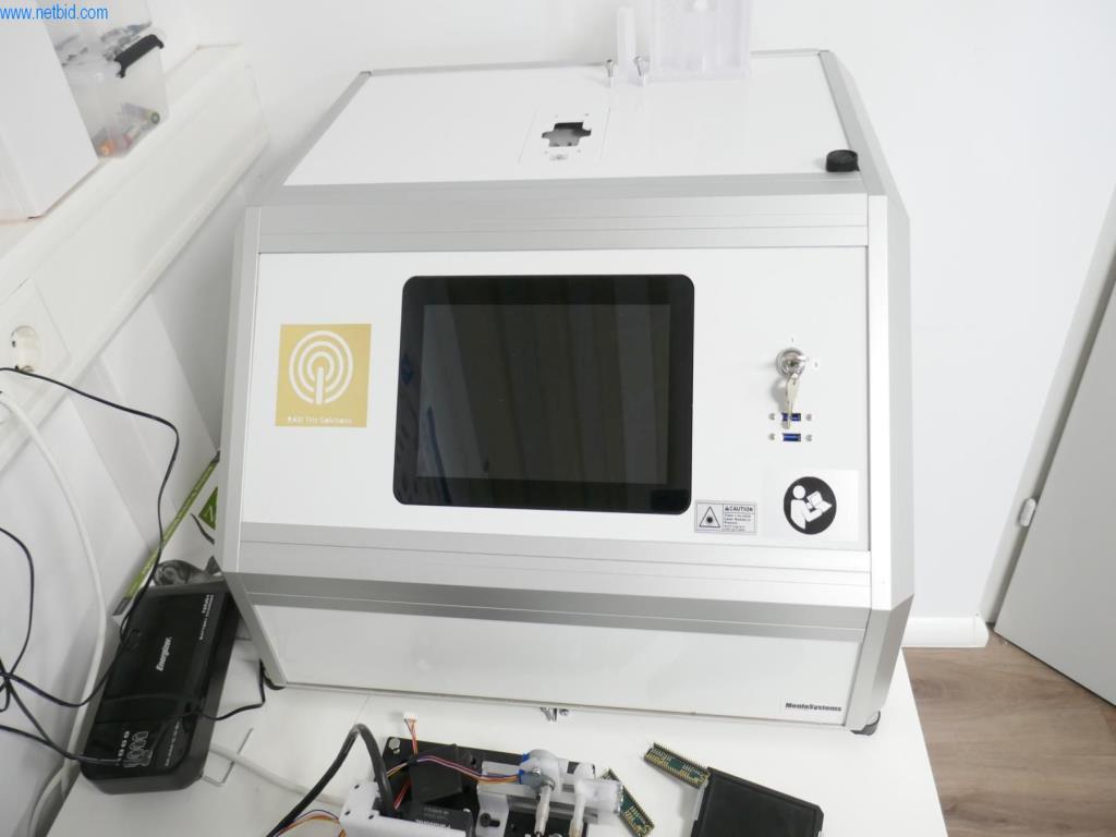 Dobrze utrzymany sprzęt laboratoryjny-3