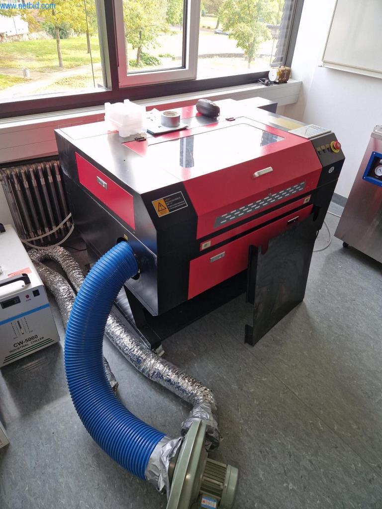 Dobrze utrzymany sprzęt laboratoryjny-2