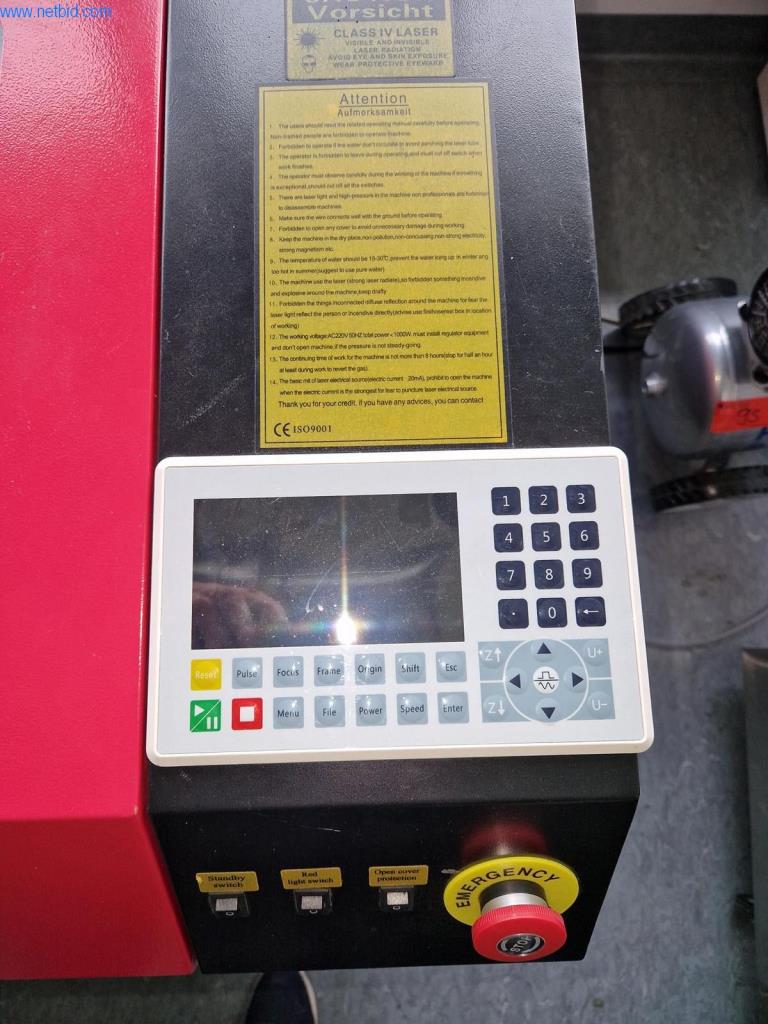 Dobrze utrzymany sprzęt laboratoryjny-3