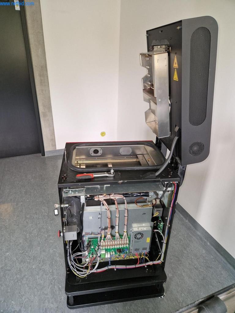 Dobrze utrzymany sprzęt laboratoryjny-2