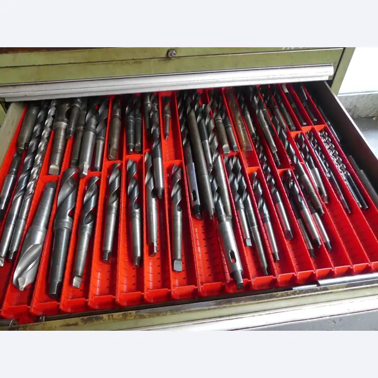 Maszyny i akcesoria oraz narzędzia z sektora inżynierii mechanicznej-10