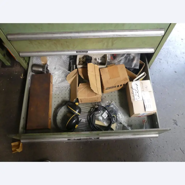 Maszyny i akcesoria oraz narzędzia z sektora inżynierii mechanicznej-15