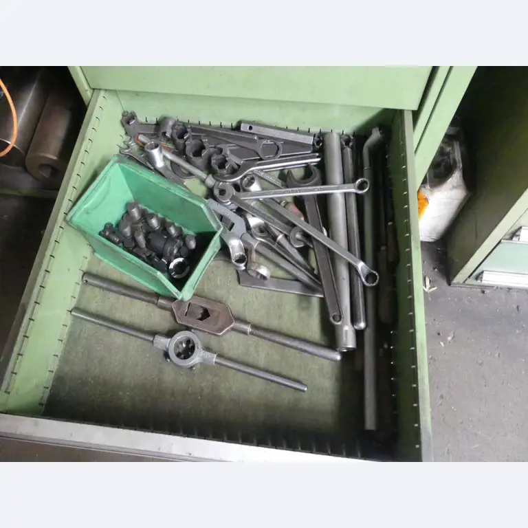 Maszyny i akcesoria oraz narzędzia z sektora inżynierii mechanicznej-20