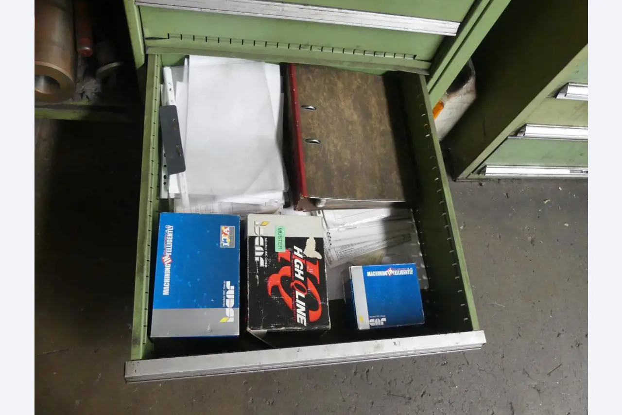 Maszyny i akcesoria oraz narzędzia z sektora inżynierii mechanicznej-21