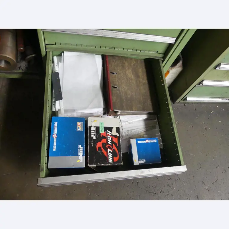 Maszyny i akcesoria oraz narzędzia z sektora inżynierii mechanicznej-21