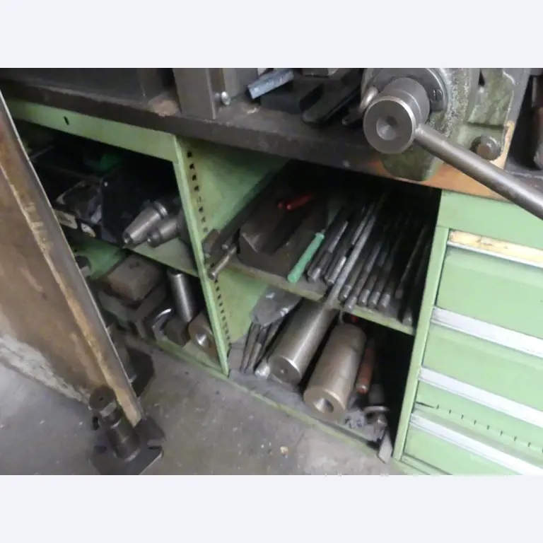 Maszyny i akcesoria oraz narzędzia z sektora inżynierii mechanicznej-22