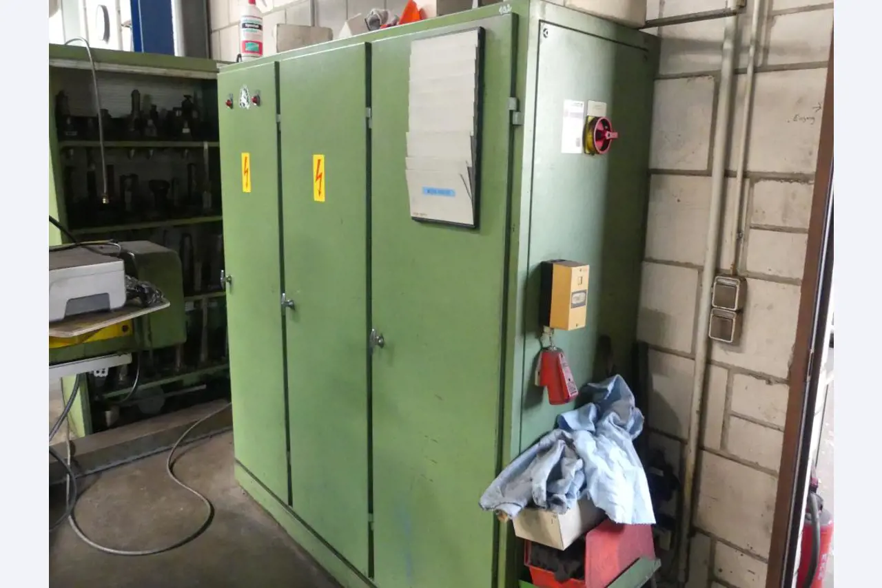 Maszyny i akcesoria oraz narzędzia z sektora inżynierii mechanicznej-24