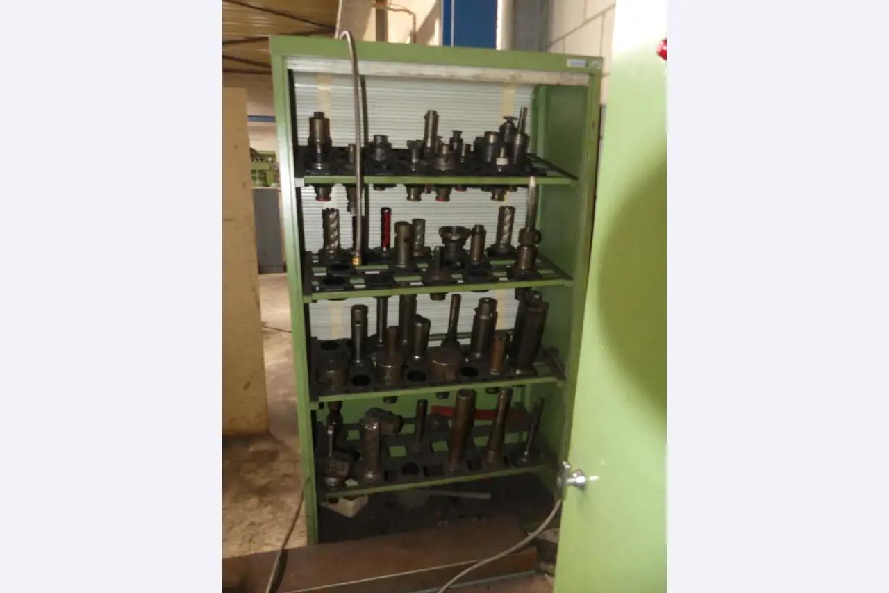 Maszyny i akcesoria oraz narzędzia z sektora inżynierii mechanicznej-25