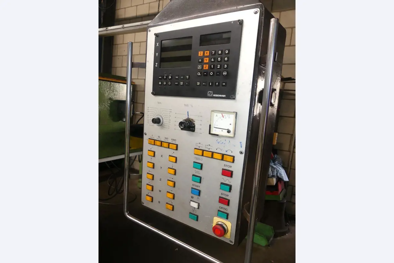 Maszyny i akcesoria oraz narzędzia z sektora inżynierii mechanicznej-26