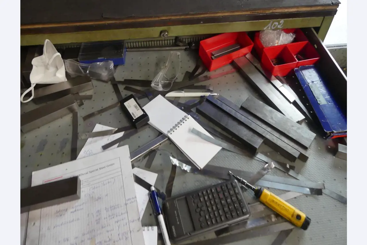 Maszyny i akcesoria oraz narzędzia z sektora inżynierii mechanicznej-9